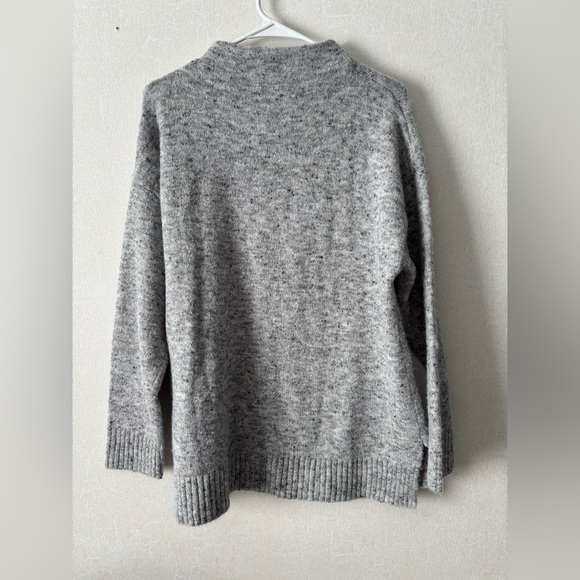 Well Worn | Heather Gray Women's Turtleneck Sweater | Size Large - Picture 7 of 7